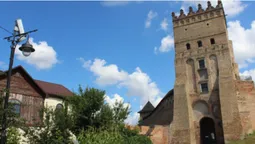 У Луцьку меценати відбудують зовнішню стіну замку