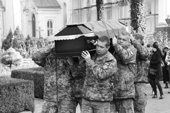 У Луцьку попрощалися із загиблим на Запоріжжі Романом Домановим