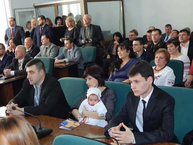 Хто з відомих лучан бере дітей на роботу