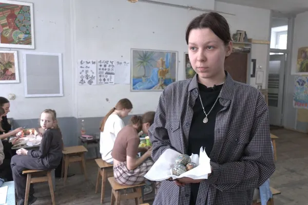 Стримані та шляхетні мотиви: художниця розповіла про особливості волинської писанки (фото)