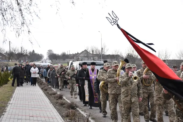 На Волині попрощалися із загиблим воїном Михайлом Шевчуком (фото)