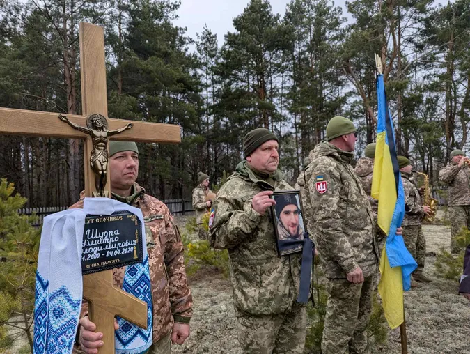 Вважався зниклим майже два роки: на Волині попрощалися з 23-річним Героєм Дмитром Шудрою (фото)
