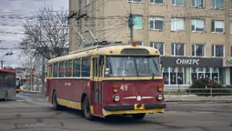 У Луцьку досі експлуатують тролейбус Škoda, якому вже 52 роки (фото)