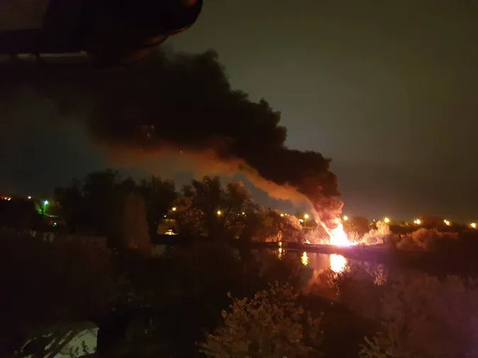 У Луцьку «варвари» підпалили багаття з шин (фото, відео)