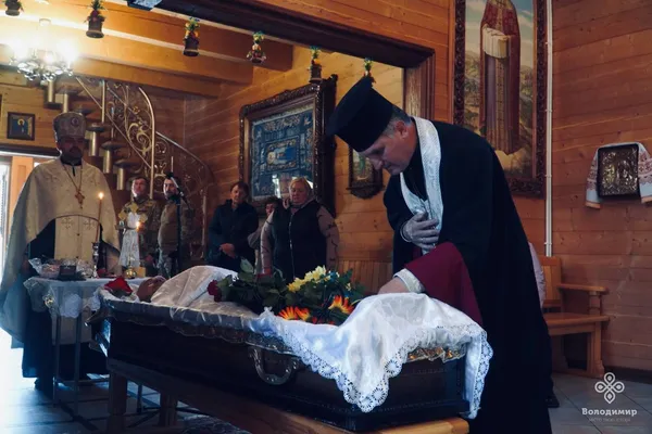 У Володимирі провели в останню дорогу померлого захисника Володимира Жолкіна (фото)