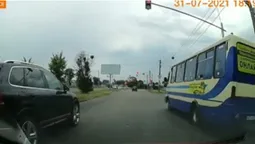 Луцькі маршрутники знову порушують ПДР (фото, відео)