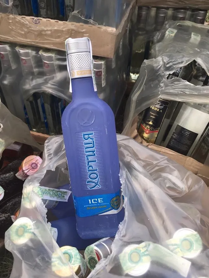 На Волині конфіскували 1,5 тисячі пляшок горілки відомих брендів