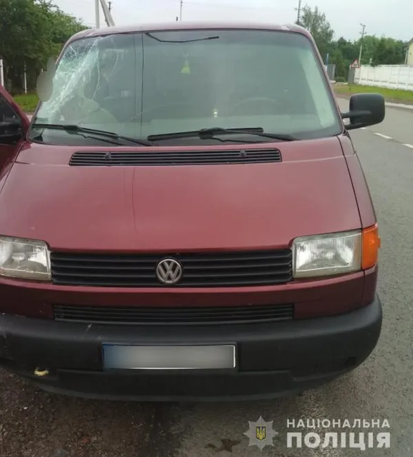У Нововолинську Volkswagen збив велосипедиста (фото)