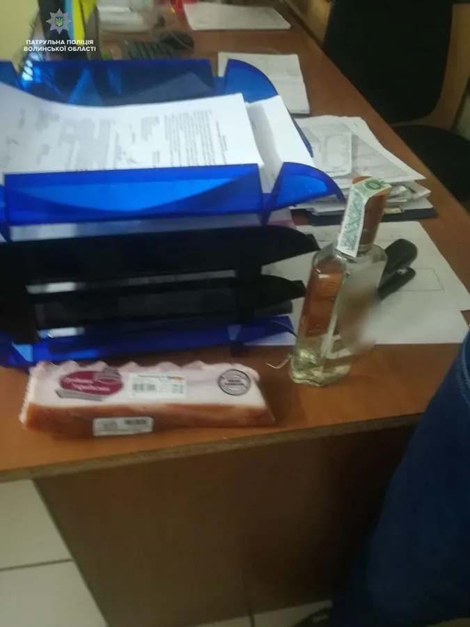У Луцьку чоловік крав з магазинів горілку, згущене молоко й бекон (фото)