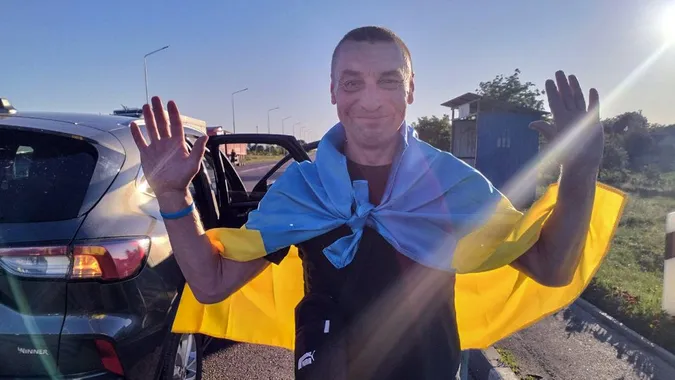 Звільненого з полону бійця Михайла Данилюка зустріли на Волині (фото)