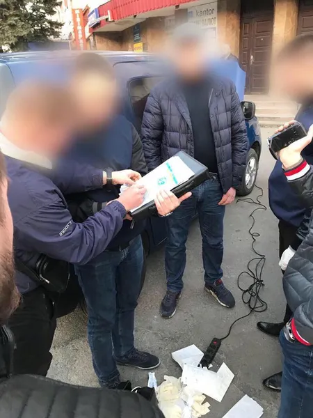 У Луцьку «піймали» на півмільйонному хабарі керівника Держгеокадастру Сумської області (фото)
