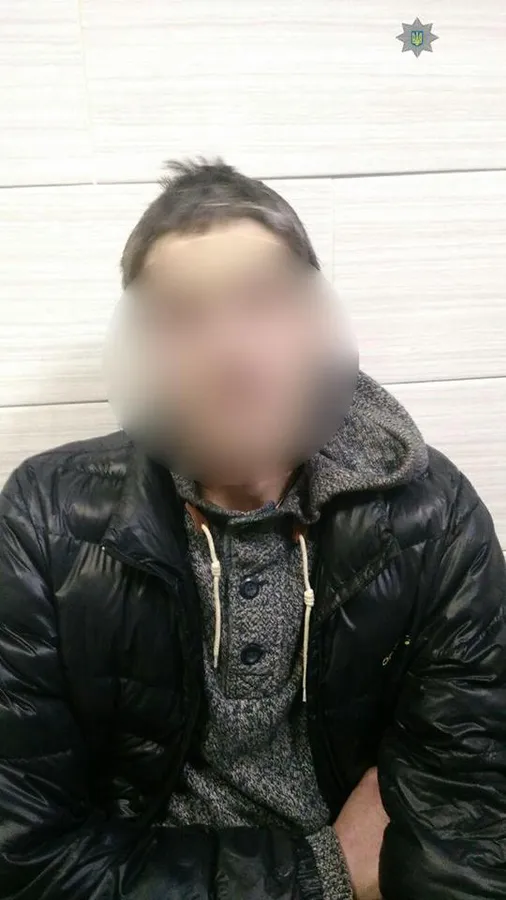 У Ковелі патрульні ловили наркомана зі шприцами (фото)