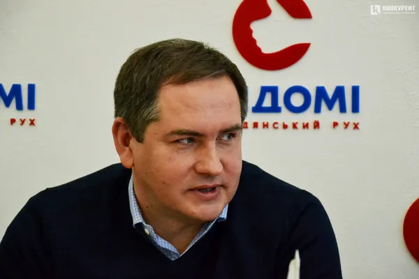 Архітектор відповів Віктору Корсаку на критику щодо реконструкції Театрального майдану