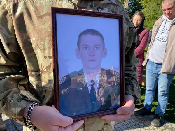 У Володимирі попрощалися із загиблим Героєм Євгеном Ворошиком (фото)