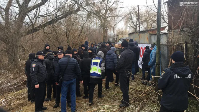 На Старий ринок викликали оперативників (фото, відео)