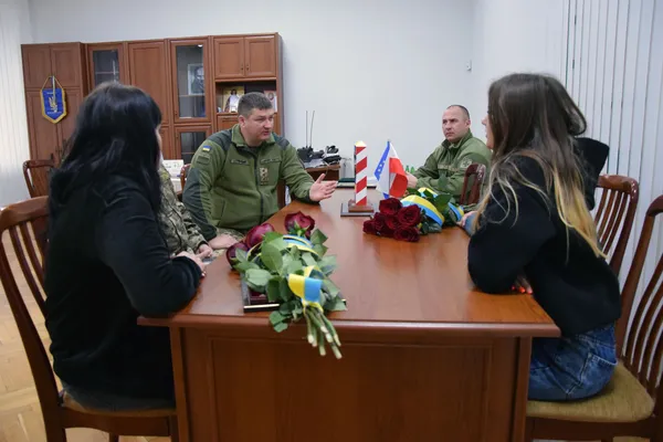 На Волині родичам двох загиблих прикордонників вручили нагороди