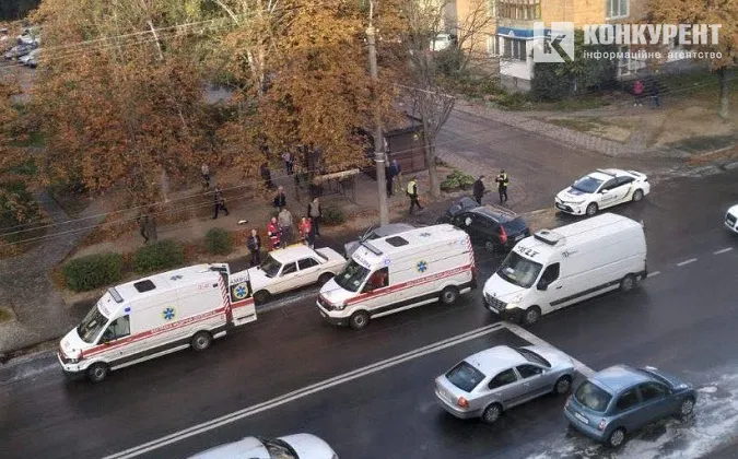 На Відродження у Луцьку – подвійна аварія, є постраждалі (фото)