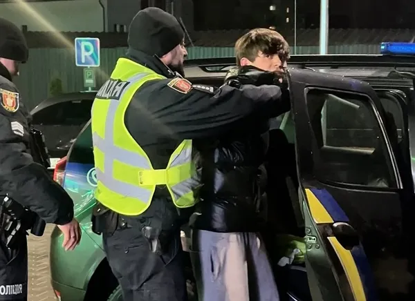 Нічні автогонки у Луцьку: знайшли тих, хто дрифтує (відео)
