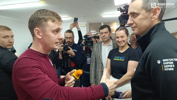Кишки, щипці і камера: що у Луцьку робив глава МОЗу Ляшко (фото)