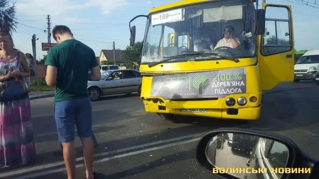 У Луцьку – друга аварія за участю маршрутки (фото)