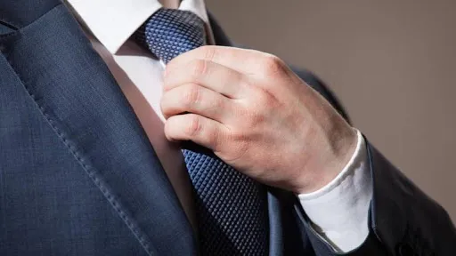 Держслужбовці зможуть працювати до 70 років – Зеленський підписав закон