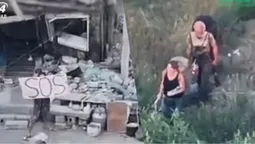 Побачили SOS із дрона: бійці 141-ї бригади евакуювали двох жителів Донеччини (відео)