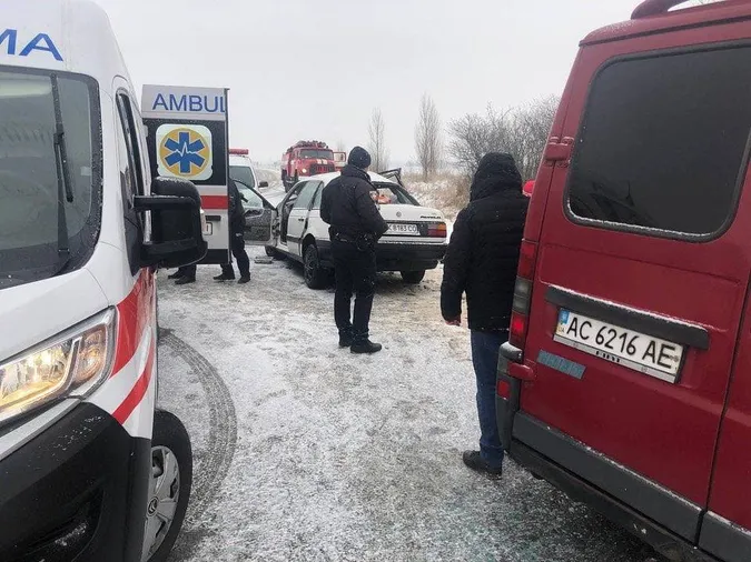 Четверо постраждалих: на Волині сталася страшна автотроща (фото, відео)