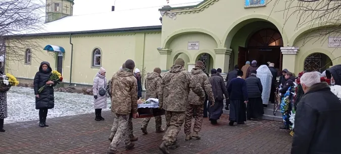 На Волині попрощалися із воїном Олександром Шевчиком (фото)
