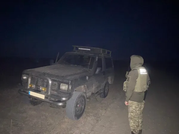 Луцькі прикордонники затримали контрабандистів, які перекидали ліки в Україну (фото)