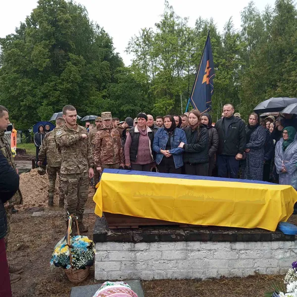 На Волині попрощалися із загиблим воїном Андрієм Морозом (фото)