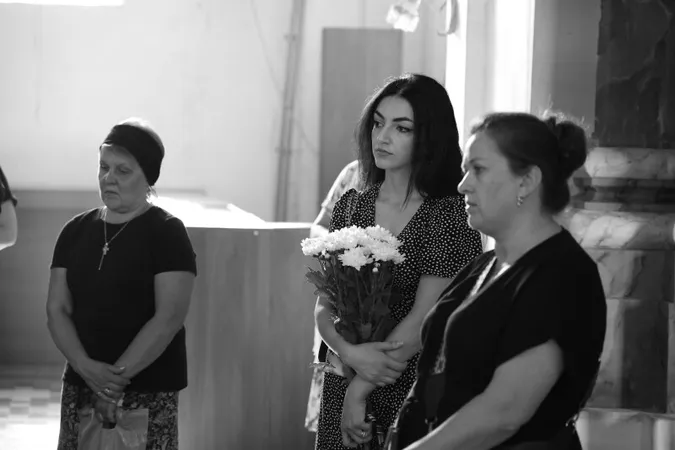 У Луцьку попрощалися із загиблим на Донеччині снайпером Віталієм Ващуком (фото)