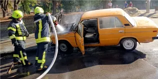 У Берестечку горіли «жигулі» (фото)