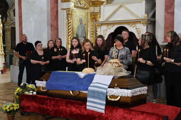 🕯️ У Луцьку попрощалися із воїном Володимиром Ігнатовичем (фото)