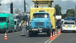 Велосипедист хотів об’їхати двері авто: деталі смертельної аварії у Луцьку (відео)