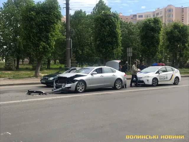 «Машина – в хлам», – популярна луцька блогерка потрапила у ДТП (відео, оновлено)