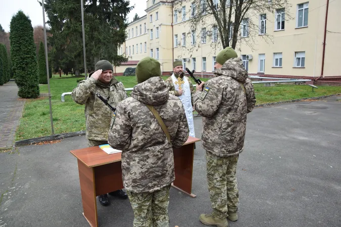 Мати п'ятьох дітей з Волині пішла у прикордонниці у пам'ять про загиблого племінника