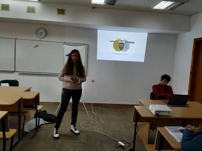Луцьким студентам розповіли, кому вигідні фейки і як з ними боротися