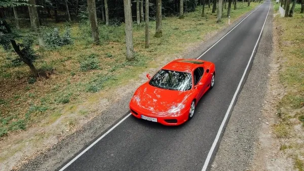 Найдоступніший в Україні: у Луцьку продають раритетний суперкар Ferrari Spider (фото)