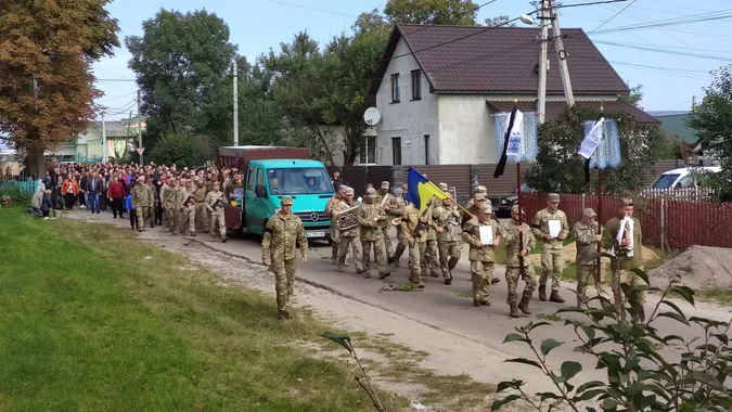 У Ратному попрощалися із Героєм Миколою Боговідом (фото)