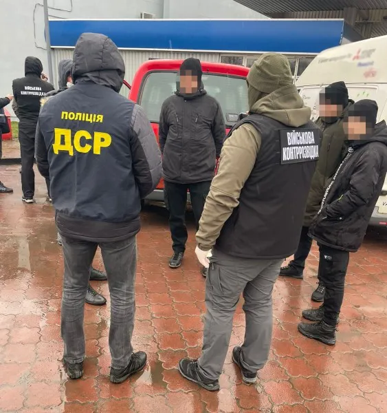 На Волинь завозили автівки під виглядом допомоги для ЗСУ, а потім продавали (фото, відео)