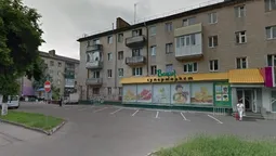Вжити до: у луцькому "Вопаці" продають запліснявілий сир і хліб із "сюрпризом" (фото, відео)