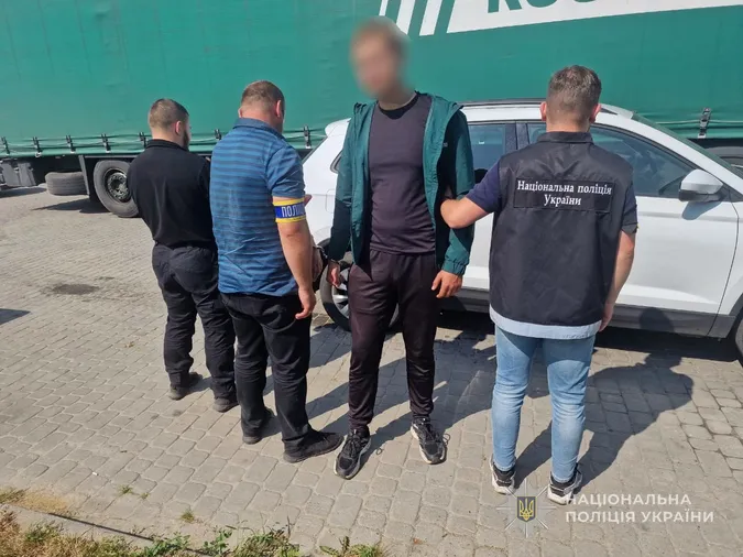 Продавав порох: волинські поліцейські викрили «вибухового баригу»