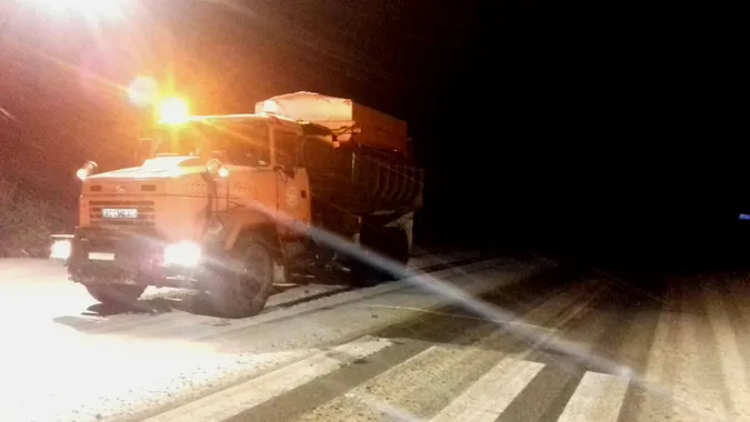 Від весняного снігу волинські дороги чистили 55 одиниць техніки