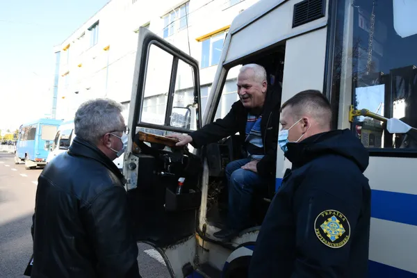 Зупинка заборонена: у Луцьку перевіряють приміські та міжміські маршрутки (фото)