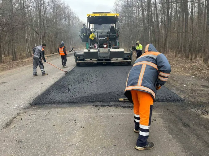 На Волині за тиждень залатали понад 25 тисяч «квадратів» ям: де тривають ремонти (фото)