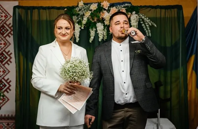 На Волині одружився командир саперної групи, який влітку підірвався на міні (фото)