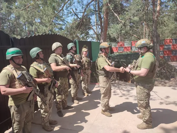 Бійці Камінь-Каширського батальйону Волинської ТРО отримали нагороди (фото)
