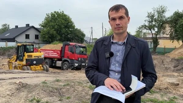 Діти досі ходять до укриття в церкві: у Володимирі затягнулося будівництво сховища для ліцею (фото, відео)