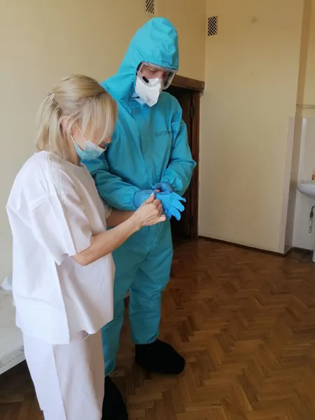 Підступний, мінливий і химерний: волинський лікар розповів про коронавірус (фото)