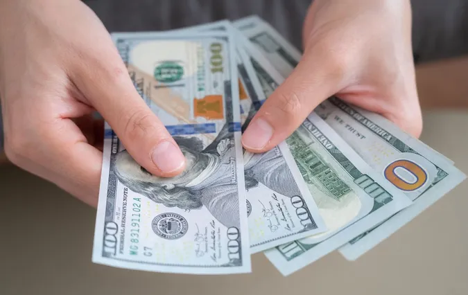 Витратила на продукти й погашення боргів: на Волині судили жінку за вкрадені 700 доларів